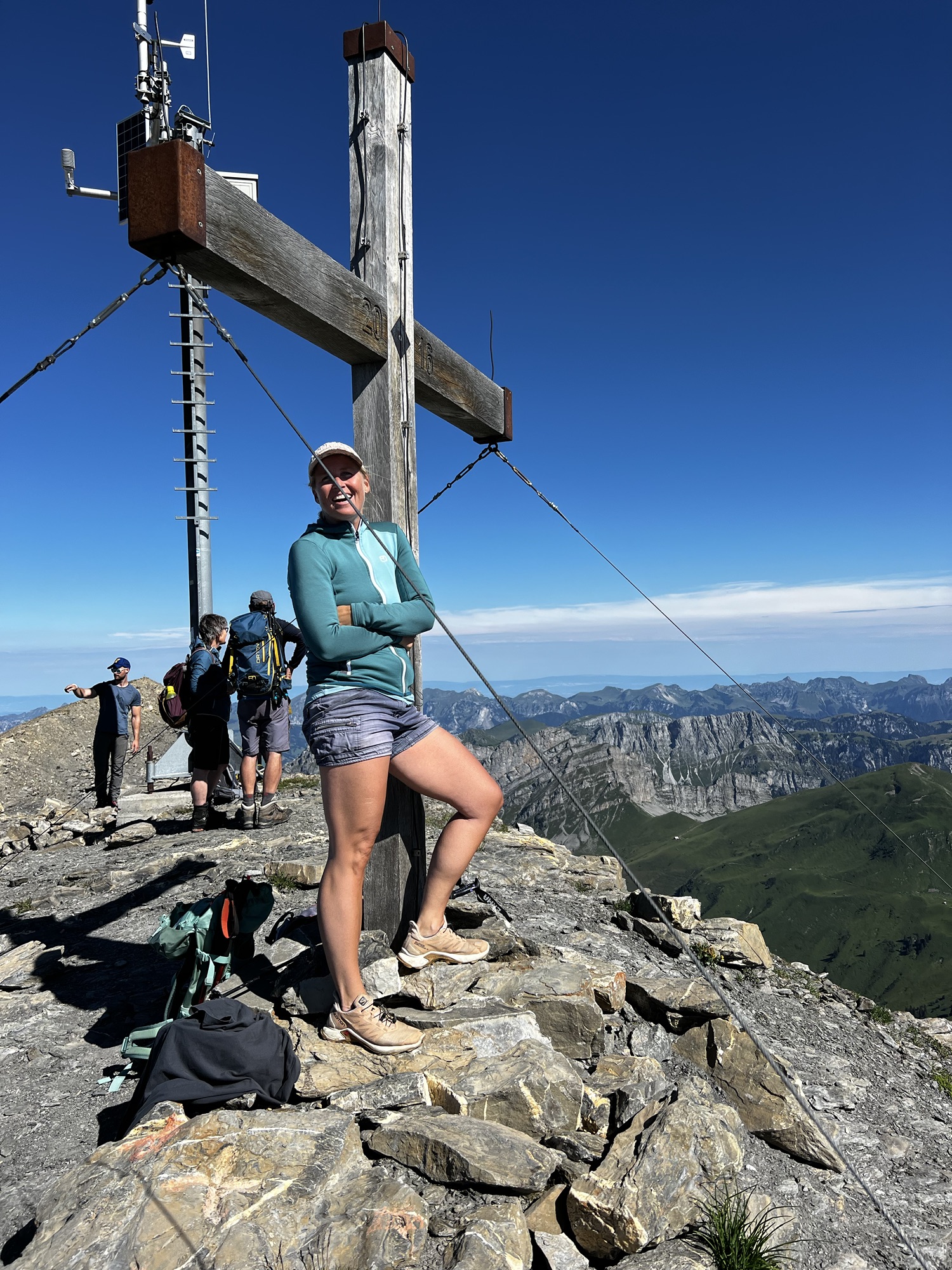 Albristhorn Summit Hike: A Rewarding Adventure in the Swiss Alps